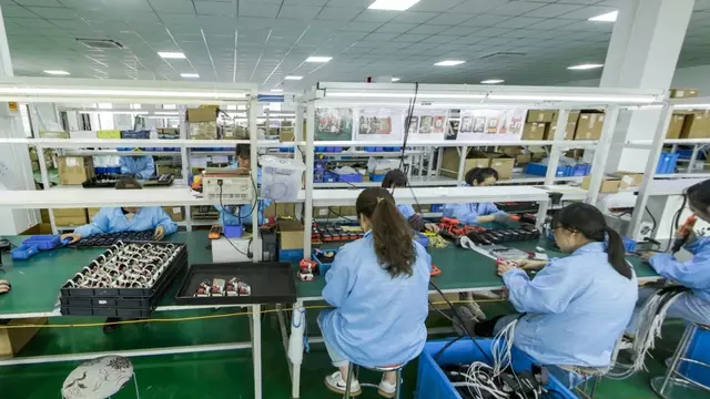 trywcg_Filling_machine_clean_background_Industry_Technology_Dep_f0b622e5-5994-4925-8adb-a4169873dd03